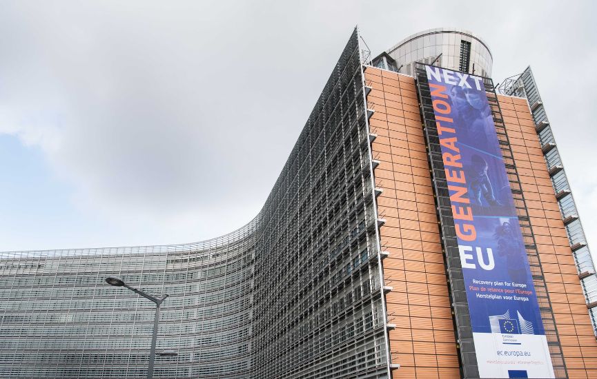 The prospect for a permanent debt competence of the European Commission